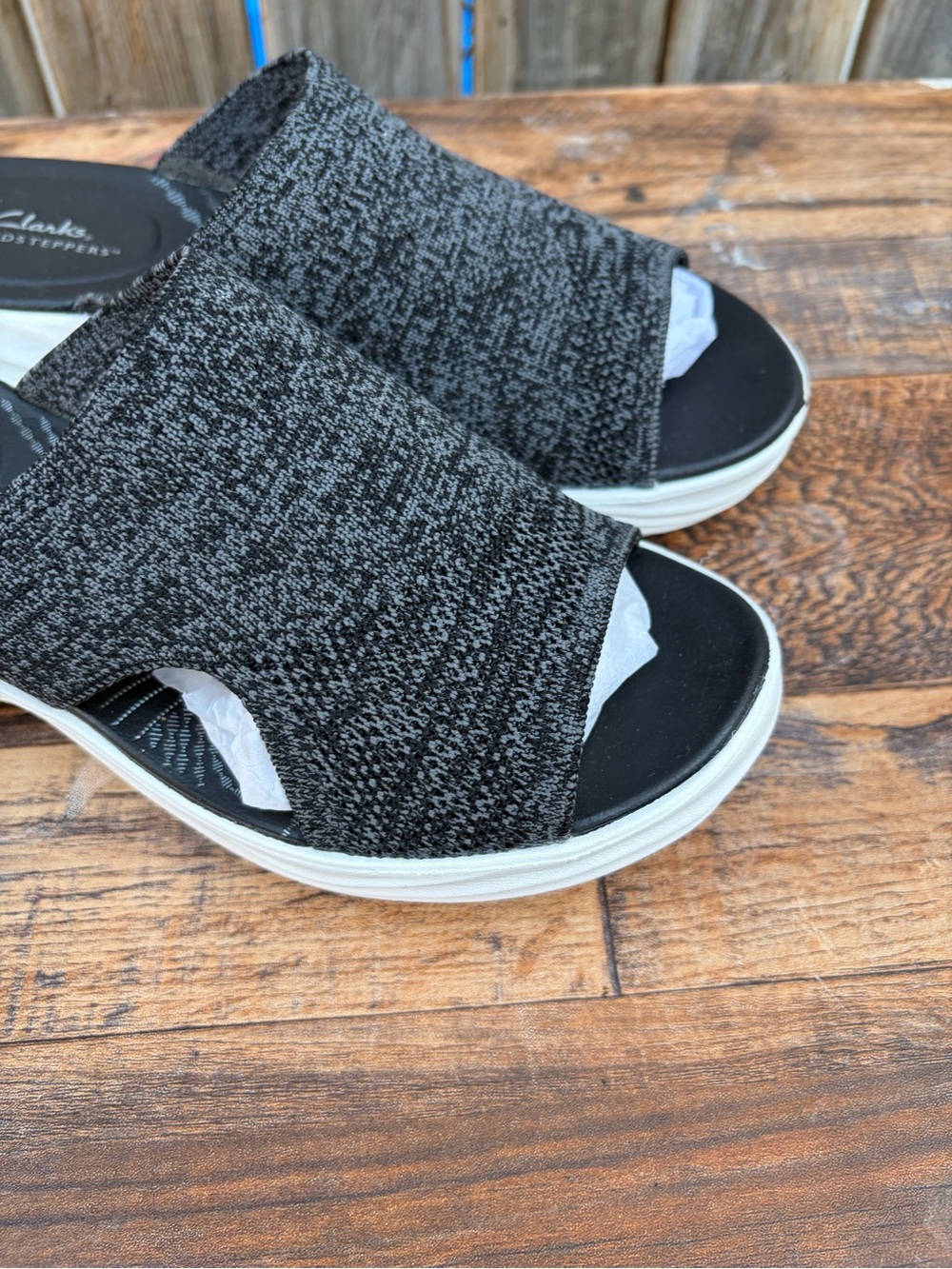 Clarks Black Knit Slip-On Platform Mules Women’s Size 7.5 - Picture 12 of 15